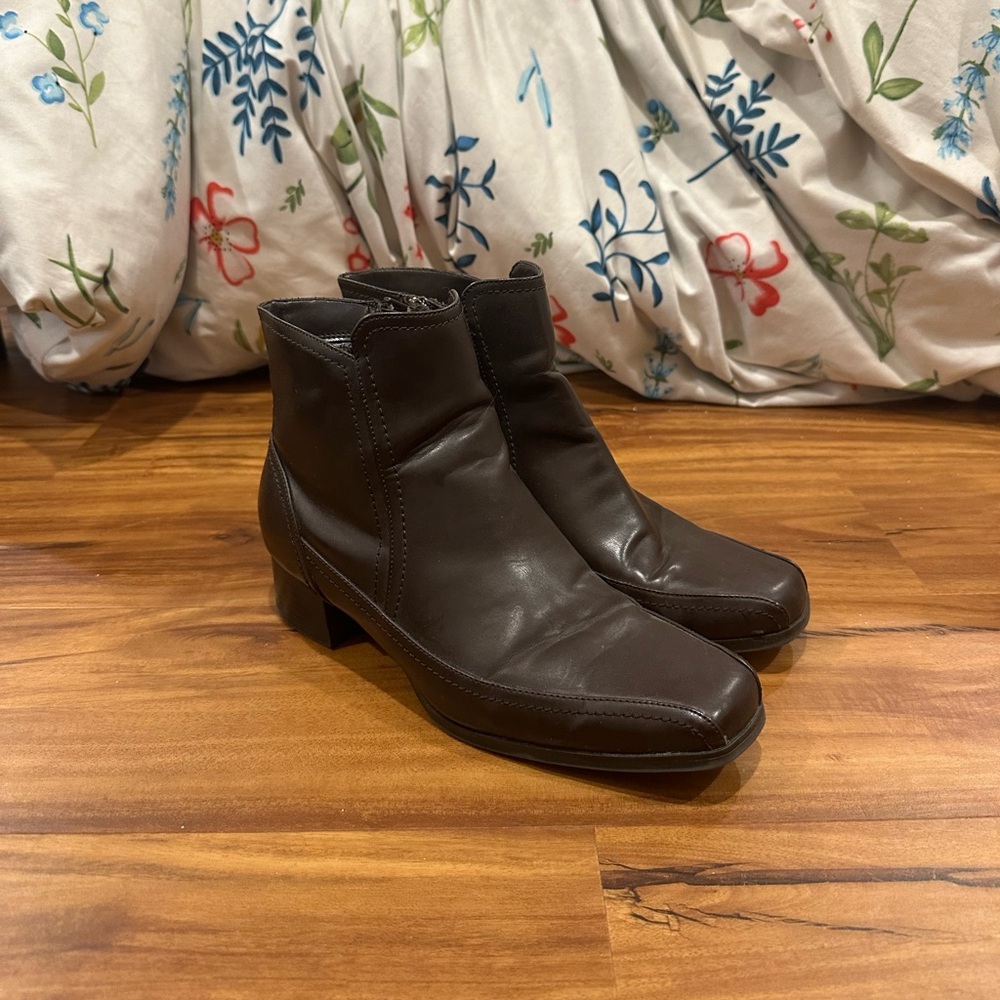 vintage size 7 1/2 ankle boot
